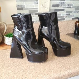 Chunky-heel, ankle boots